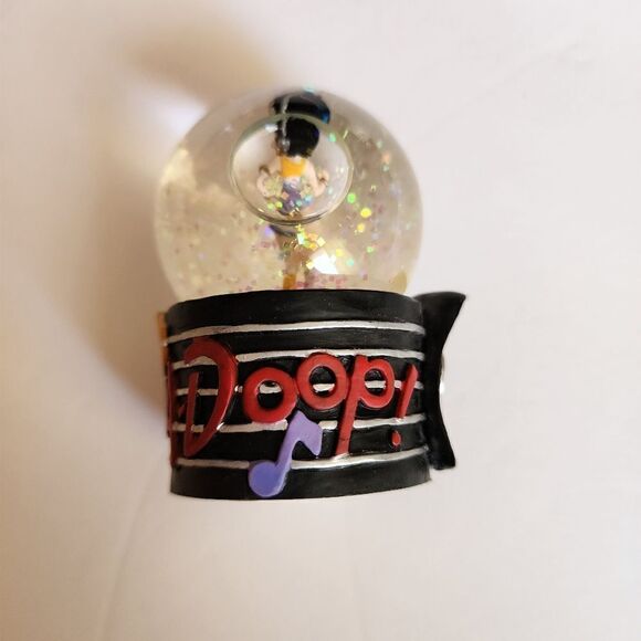 Betty Boop 1999 Small Snowglobe - Picture 4 of 6